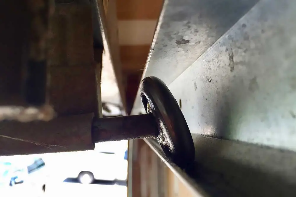 garage-door-rollers-4 Garage Door Roller Repair in Green Bay & Appleton | Badgerland